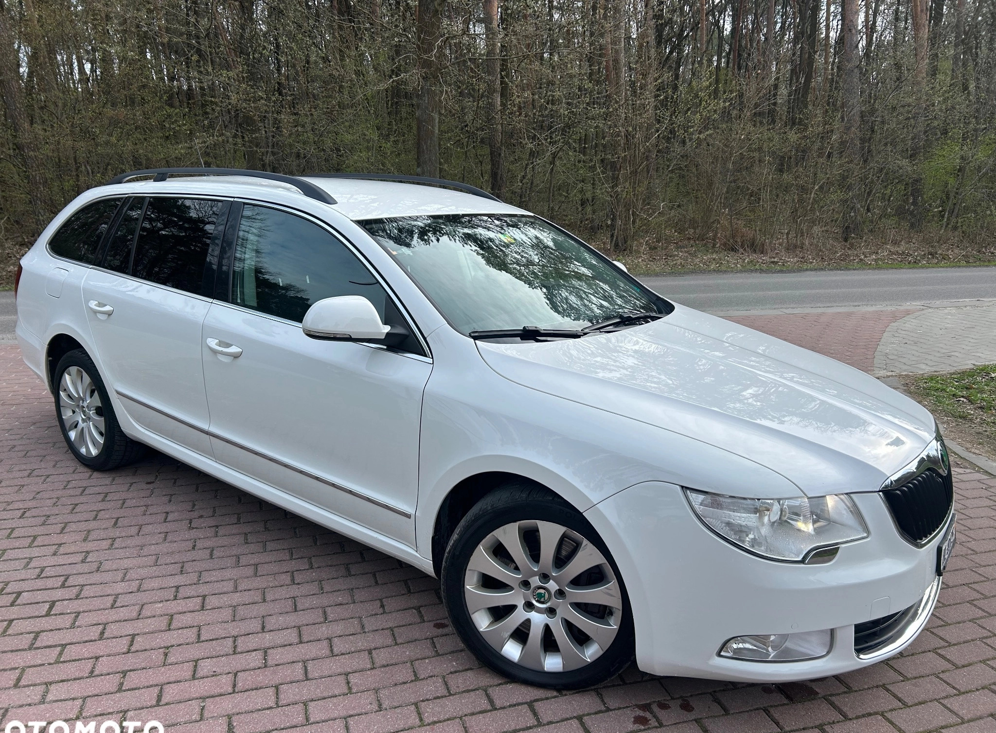 Skoda Superb cena 35049 przebieg: 198600, rok produkcji 2011 z Lublin małe 154